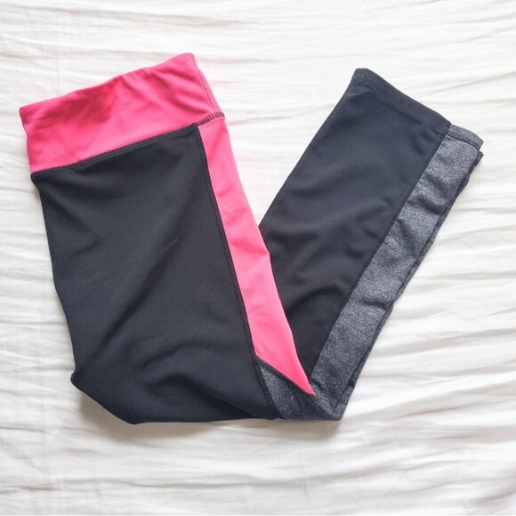 GapFit Factory Colorblock Capri Leggings Size S - Picture 1 of 4
